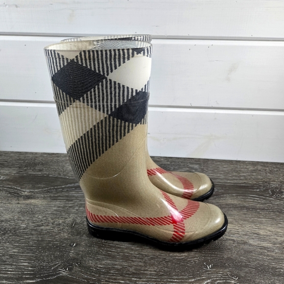 Womens burberry nova rain boots - Picture 1 of 8